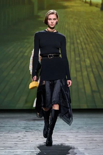 Look 63